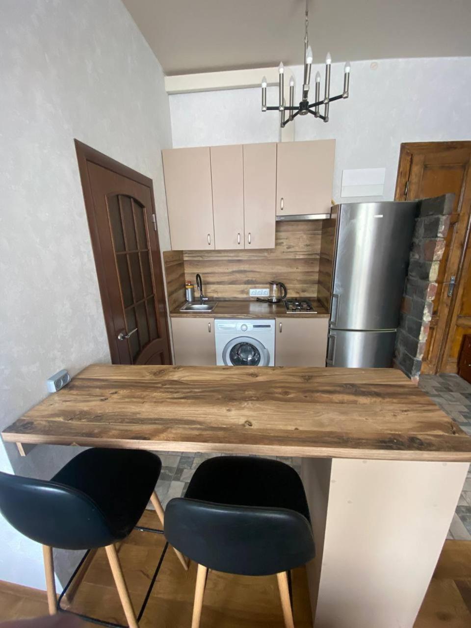 Апартаменти На Вулиці Антоновича Lviv Bagian luar foto