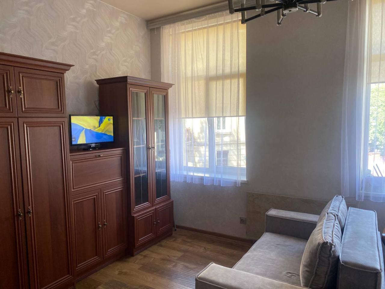 Апартаменти На Вулиці Антоновича Lviv Bagian luar foto